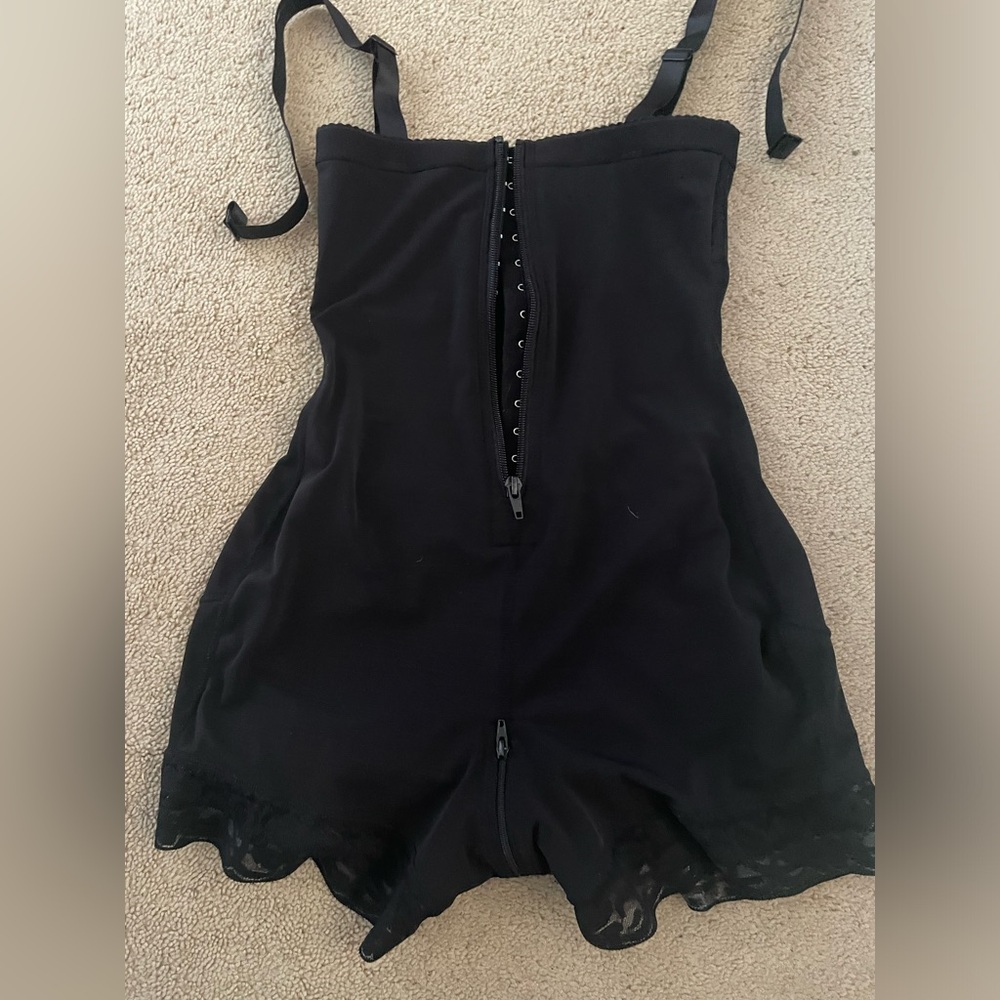 2x Black “snatch suits “size M for perfect figure